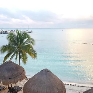 Frente Al Mar , Cancún Mexiko